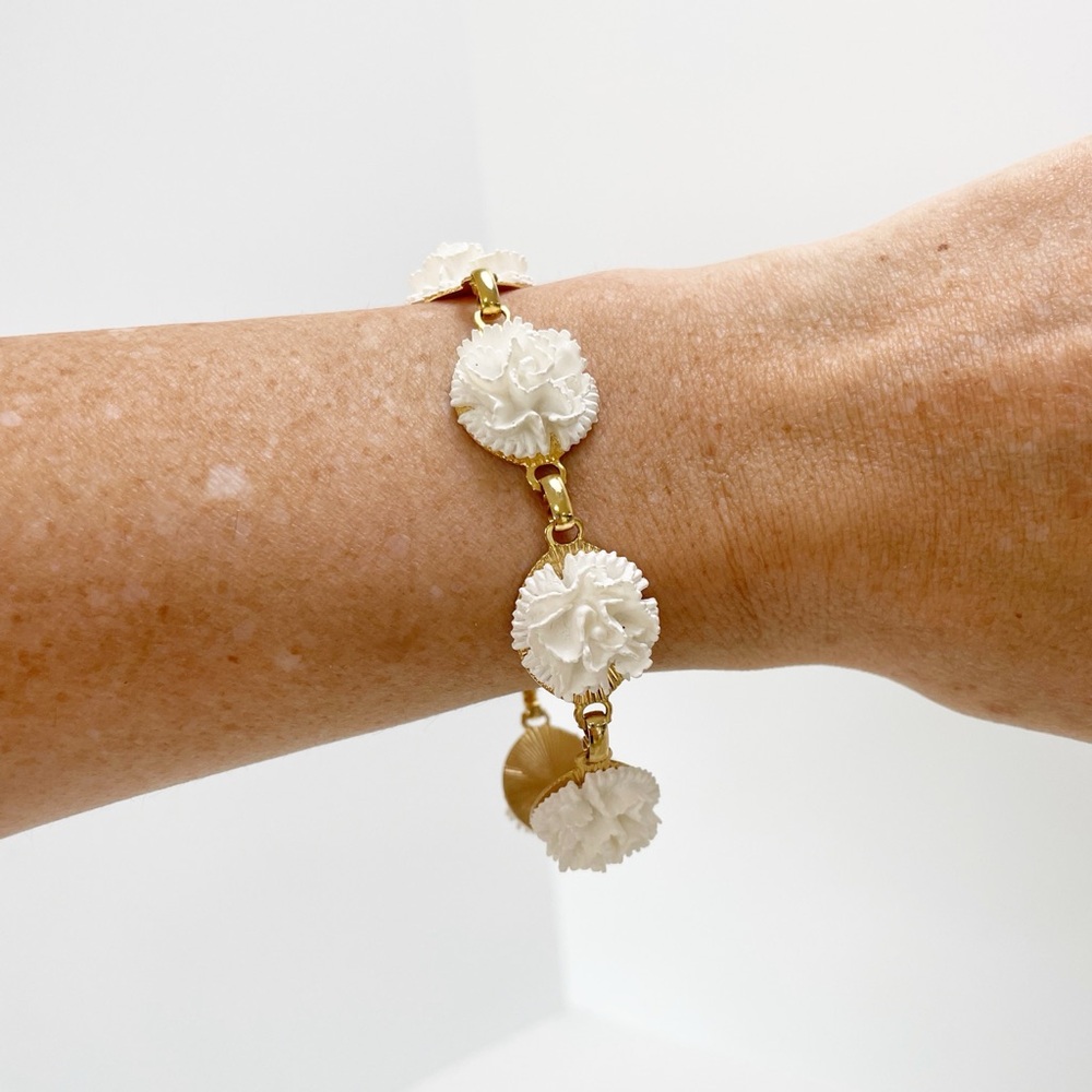 Vintage Carved White Plastic Floral Link Bracelet